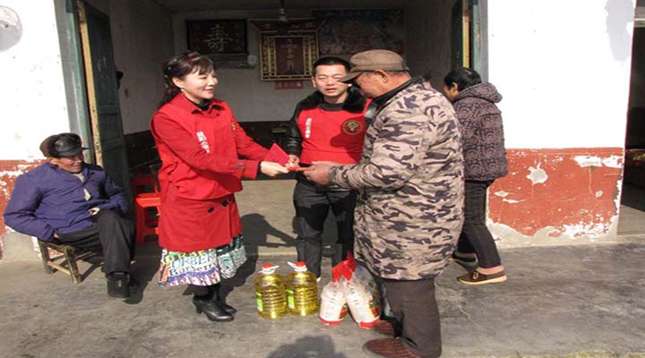节前慰问送温暖 爱心偕行显真情2